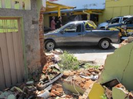 Audi que atropelou jovem derrubou porto de empresa na Avenida Jlio Prestes