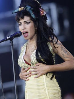 Amy Winehouse teria comprado R$ 3 mil em drogas no dia de sua morte