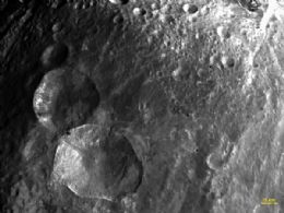 Nasa divulga novas imagens de sonda na rbita do asteroide Vesta