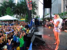 Claudia Leitte se apresenta para pblico recorde em Miami