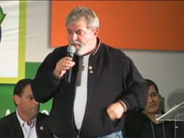 Ex-presidente Lula faz palestra para grupo de empresrios na Bahia
