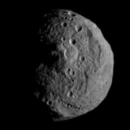 Nasa divulga primeira imagem da rbita do asteroide Vesta