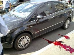 Carro de presidente do TRE-SE  alvejado por tiros e motorista morre