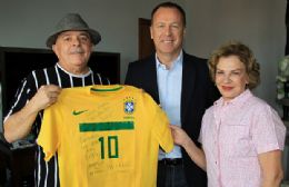 O ex-presidente Lula, o tcnico Mano Menezes e a ex-primeira-dama Marisa Letcia