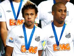 Daniel Alves v Bara como o time para Neymar: 'Conselho est dado'