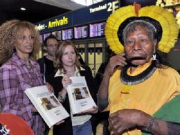 Cacique Raoni desembarca na Frana por lobby contra Belo Monte