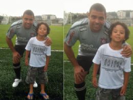 Ronaldo leva o filho ao treino do Corinthians