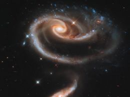 Para comemorar aniversrio, Hubble divulga foto de 'rosa' de galxias