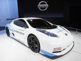 Nissan revela a verso de corrida do eltrico Nissan Leaf em Nova York