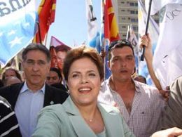 Para Dilma, atitude de Serra e Indio no honra campanha