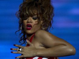 Mdicos pedem para que Rihanna pare com as bebedeiras, diz jornal