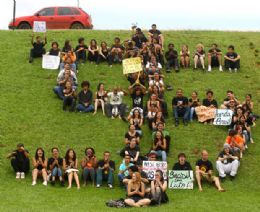 Estudantes protestam em Braslia contra aumento de deputados
