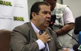 Dilma decidir sobre futuro de Lupi aps ouvir explicaes, diz Juc