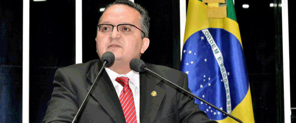Taques pede apurao de elo entre senador e bicheiro preso