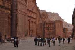 Petra, a fascinante cidade esculpida nas montanhas da Jordnia; visite