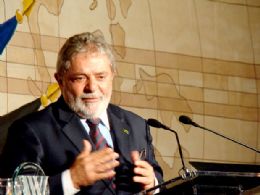 Lula diz que Brasil e EUA no devem aceitar golpe militar