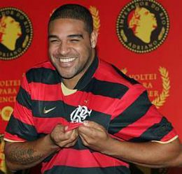 Flamengo d aumento de 40% para segurar Adriano