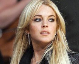 Lindsay Lohan ir a julgamento pelo suposto roubo de uma joia