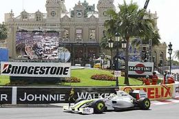 Button faz quarta pole do ano e Barrichello  terceiro em Mnaco