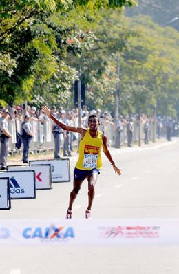 Melhor brasileiro na Maratona de SP, Laelson Silva quer ajuda