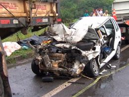 Beb sobrevive a acidente que matou cinco pessoas em estrada na Bahia