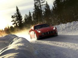 Ferrari cria curso de pilotagem na neve nos Estados Unidos
