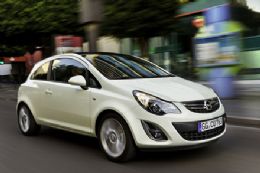 Opel mostra Corsa retocado no Salo de Bolonha