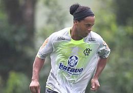 Inscrito na CBF, Ronaldinho j est liberado para estrear pelo Fla