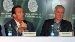 Em visita a Manaus, Schwarzenegger defende ambientalismo sexy