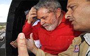 Lula sobrevoa cidade alagoana atingida pela chuva