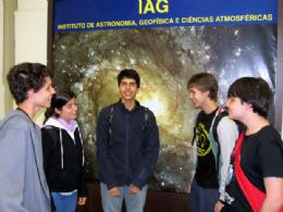 Estudantes viajam para disputar olimpada de astronomia na Polnia