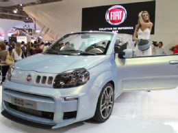 Fiat mostra no Salo de SP verso esportiva do Uno e o Bravo brasileiro
