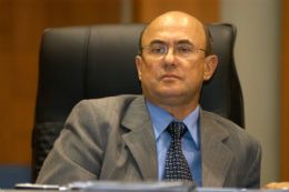 Riva acusa lobby de empresas de nibus contra implantao do VLT