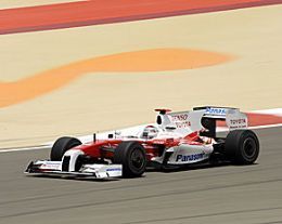 Trulli faz  pole e Barrichello fica em sexto lugar