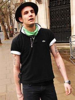 Ex-marido de Amy Winehouse  proibido de sair da priso para ir ao funeral