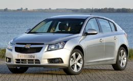 Chevrolet Cruze hatch j est  venda na Argentina desde o fim de 2011; estreia no Brasil ser em abril