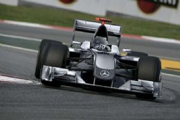 Para Sainz, Schumacher sabe que carro da Mercedes ser vencedor
