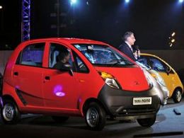 Recall atinge 115 mil carros Tata Nano