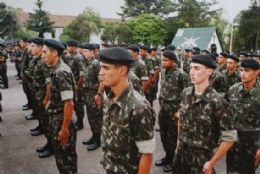 Exrcito investiga soldados que danaram funk com Hino Nacional