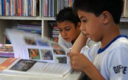 Prazo para escolas indicarem livros didticos para 2010 vai at 2 de julho