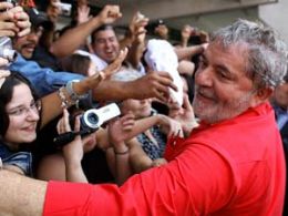 Lula diz que fez obras que 'polticos duas caras' no conseguiram fazer