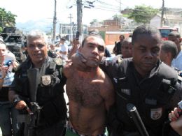 Acusado de matar Tim Lopes  preso em favela do Alemo'
