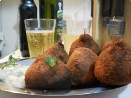 Coxinha de abobora com recheio de frango