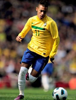 Neymar iguala marca de Romrio e Pel nos primeiros jogos na Seleo