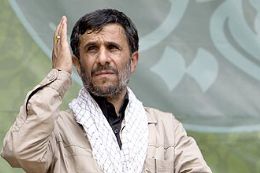 IR Mahmoud Ahmadinejad participa de cerimnia religiosa; ele disse que o Holocausto  