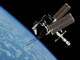 Tripulao da Estao Espacial  retirada por ameaa de lixo espacial