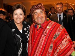 Em Lima, Dilma discute crise nos Estados Unidos e Europa
