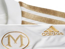 Novo modelo da camisa de Marcos ser branco com detalhes dourados