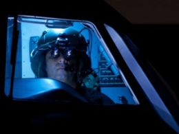 Pilotos de transporte da FAB passam a usar culos de viso noturna