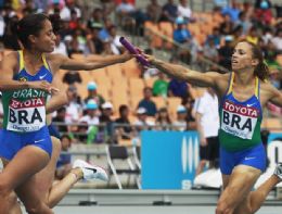 Brasil fecha em ltimo sua bateria e est fora da final no 4x400m feminino